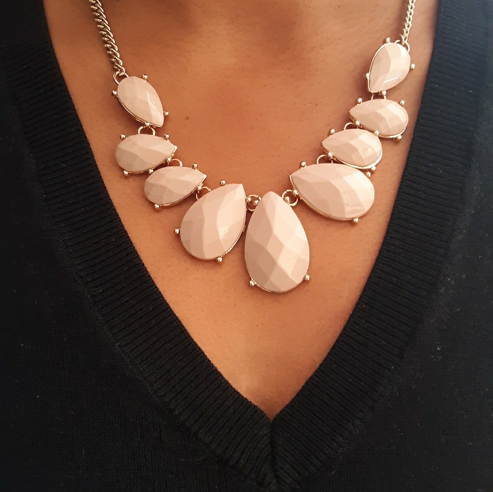 Beautiful Statement Necklace - Picture 5 of 5